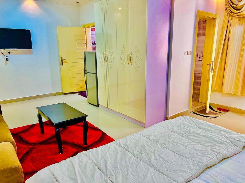 Al Tharya Furnished Apartments Awqad Bayt Fadil Exterior photo